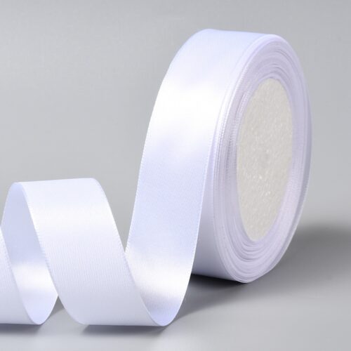 Rouleau de 22 mètres de ruban en satin 25mm blanc