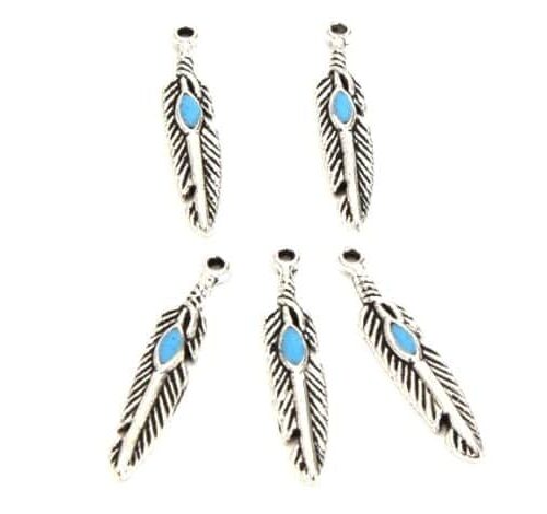 Breloques plumes en métal argent peint turquoise 28x5mm