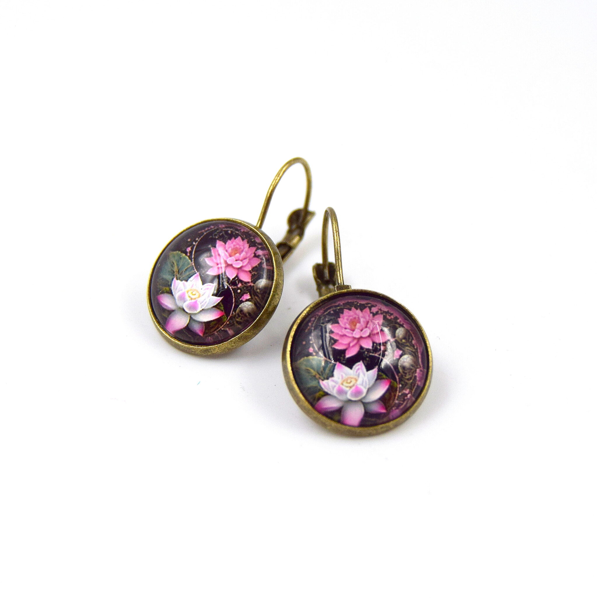 Boucles d'oreilles dormeuses cabochon en verre fleur de lotus yin yang