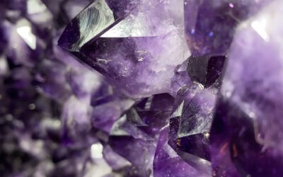 L’Améthyste : Le joyau violet de la sagesse et de la sérénité