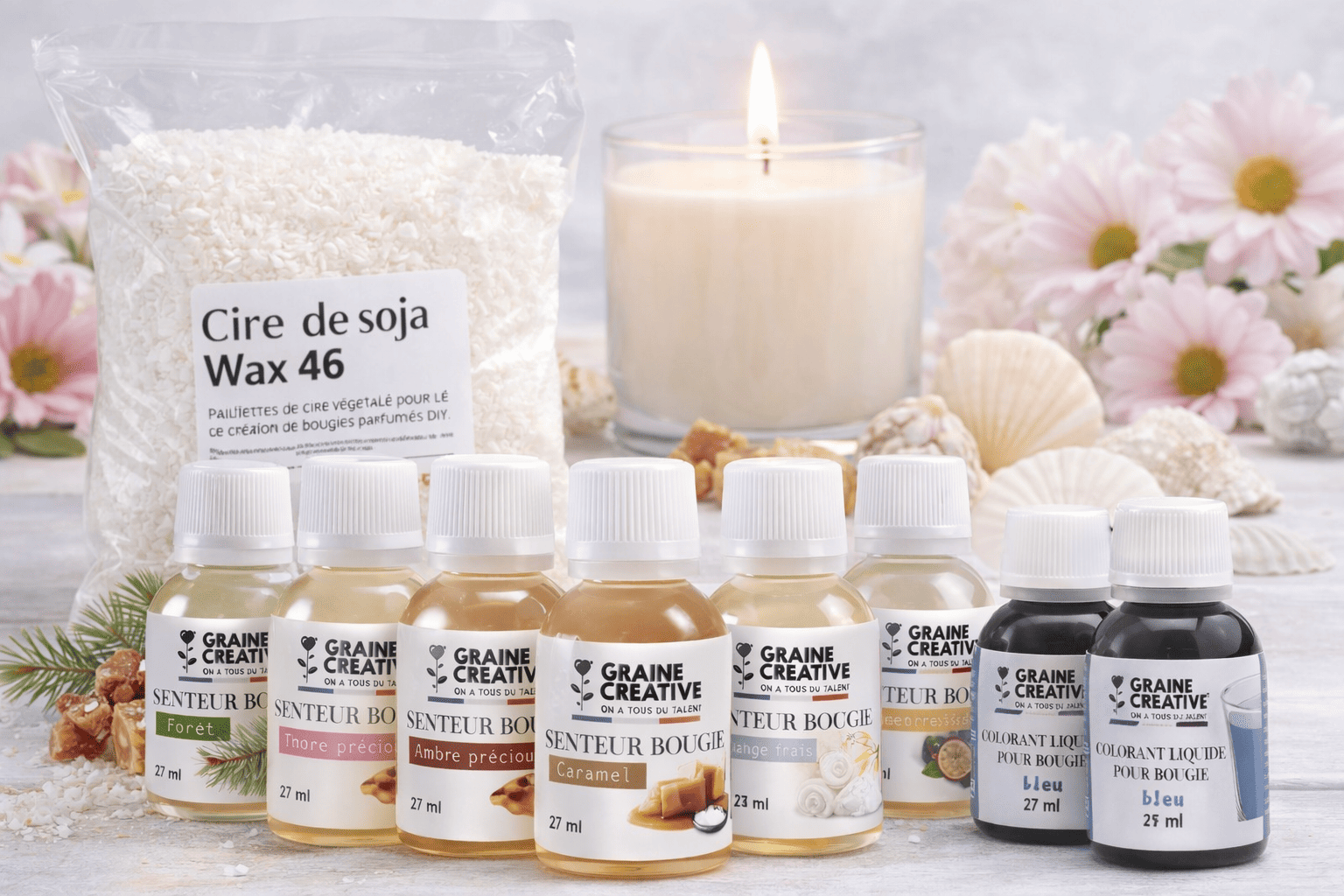 Cire de soja Wax 46 pour bougies parfumées DIY avec parfums et colorants Graine Créative, mise en scène créative avec bougie allumée et éléments naturels