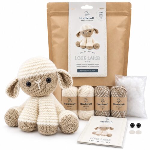 Kit tricot agneau DIY Lore l’agneau Hardicraft