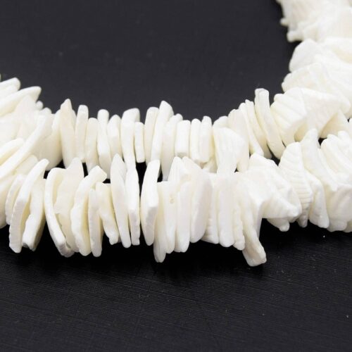 Perles de coquille formes irrégulières blanches  X 1 chapelet ~19cm
