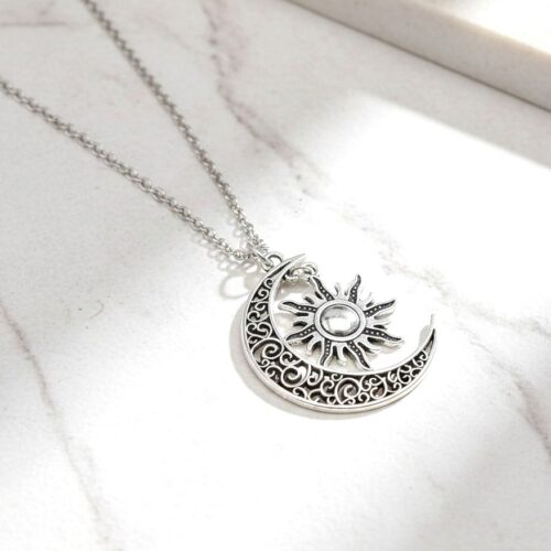 collier pendentif croissant de lune et soleil R2