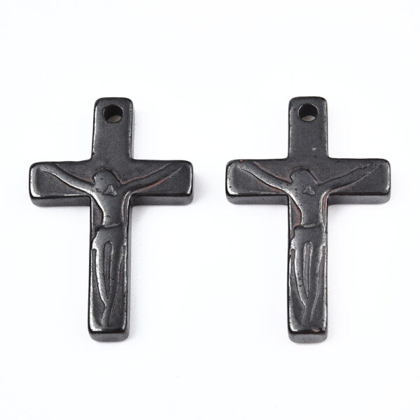 pendentif crucifix en hématite