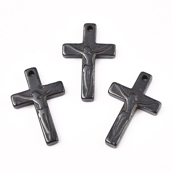 pendentif crucifix en hématite