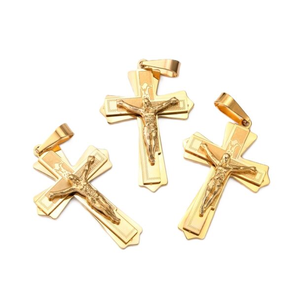 pendentif croix en acier inoxydable avec jesus relief gravé