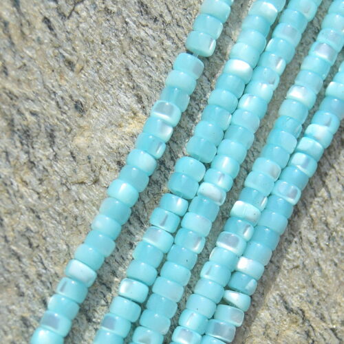 Perles Heishi coquillage bleu ciel 4mm X40