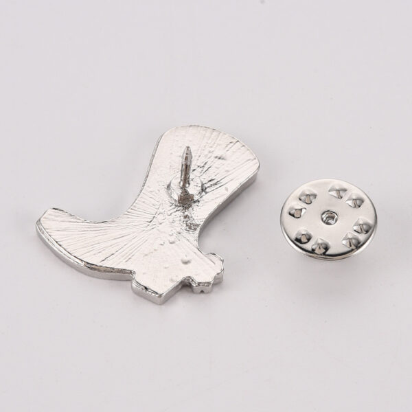 Broche pins rock musique guitare et bottes western noir et blanc
