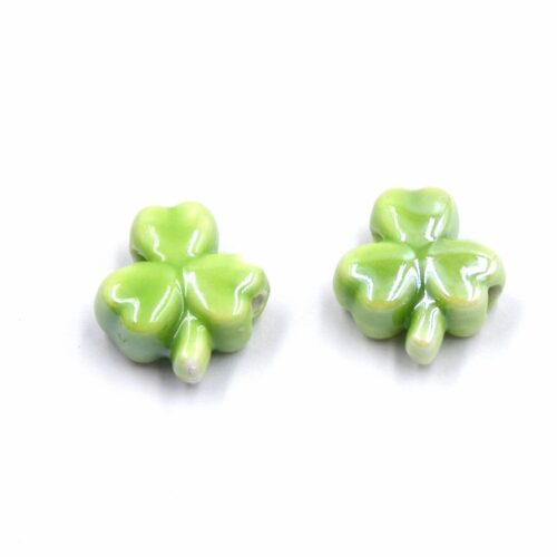 perle trèfle vert en porcelaine porte bonheur, bijoux diy